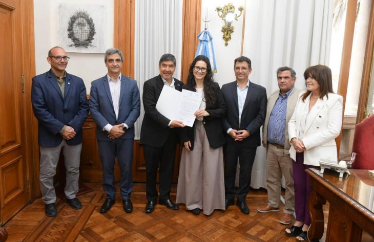 730x473_251006111219_33941