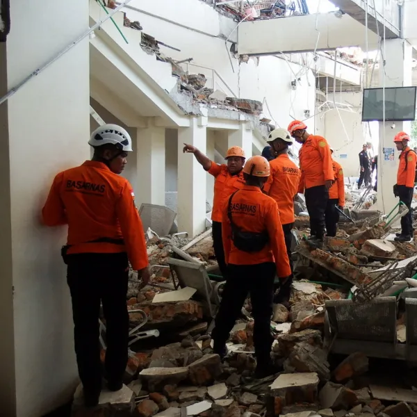 20260815t061133z_1486367647_rc2djq8x8org_rtrmadp_3_indonesia-quake6384_sq