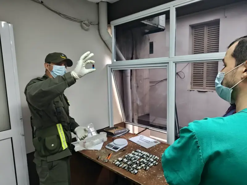 tres-pasajeros-fueron-detenidos-tras-ingerir-259-capsulas-con-cocaina-17f759